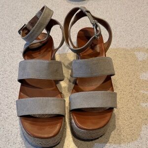 American Eagle Outfitters Gray Platform Sandals